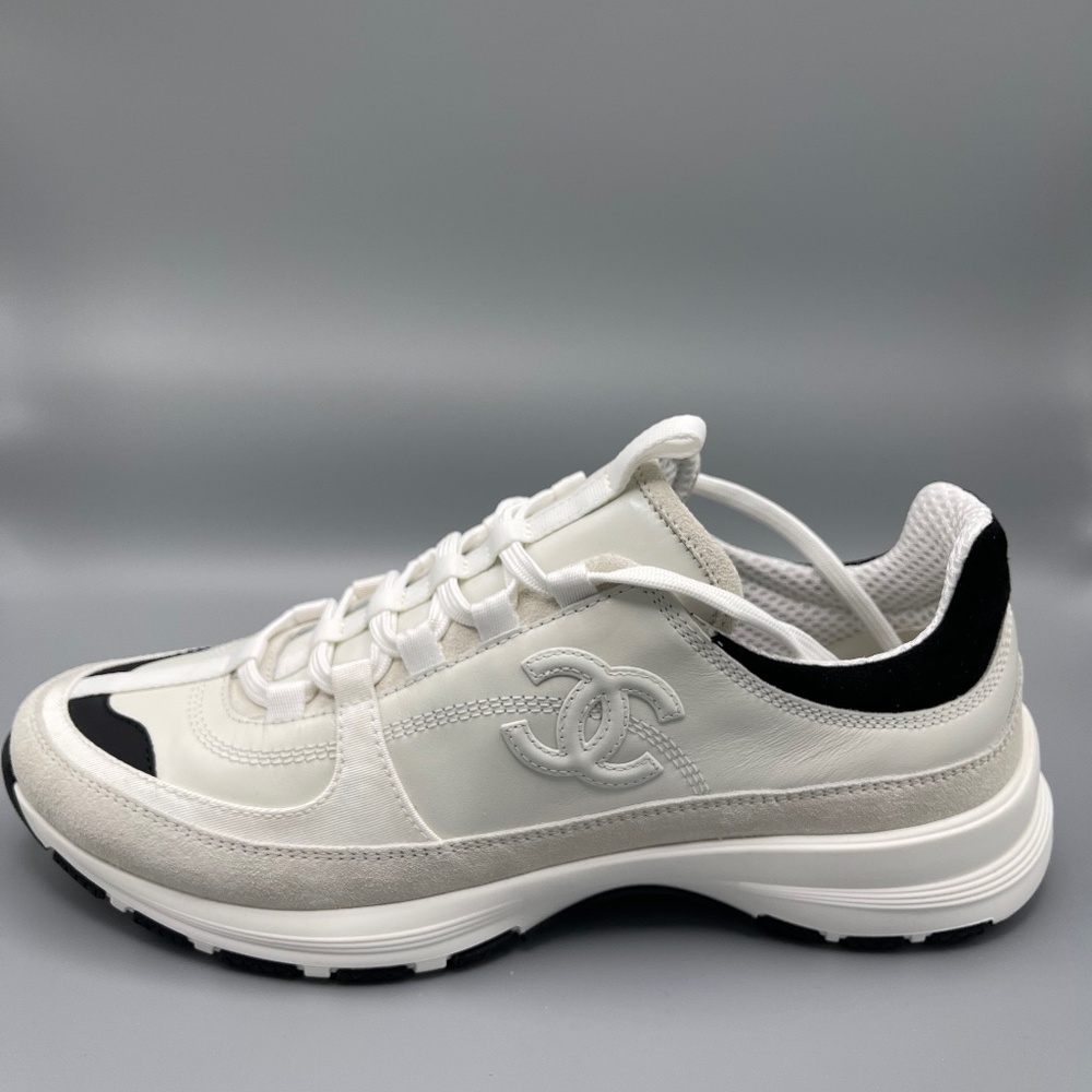 CHANEL WHITE/BLACK SNEAKERS